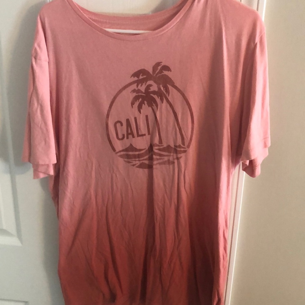 Old Navy Cali T shirt